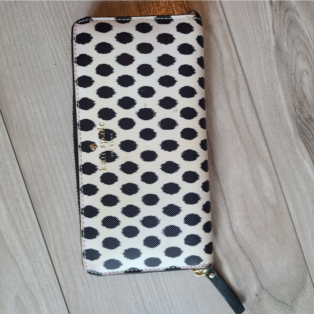 Kate Spade Lacey Ikat Dot Accordian White Large Zip Wallet